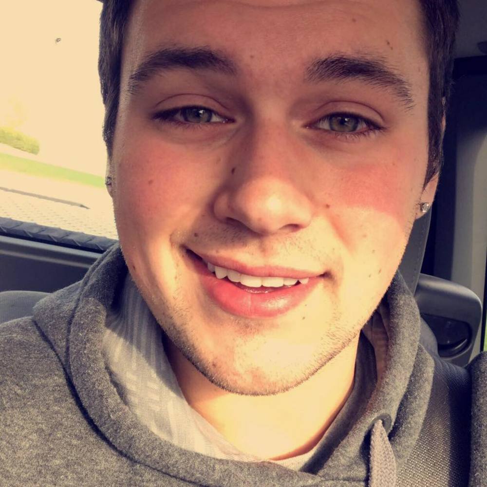 Meet your Posher, Devin